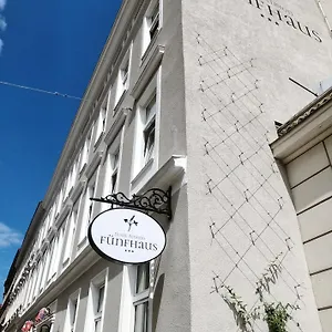 3* Gasthuis Hotel-pension Fuenfhaus